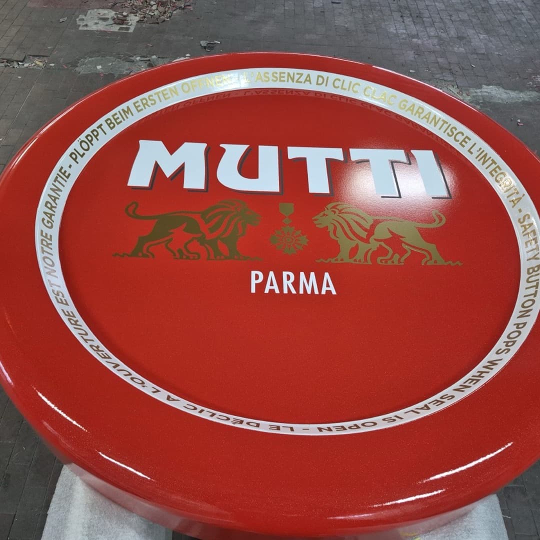 Lavorazione in plexiglass — realizzazione Gico Insegne conto terzi