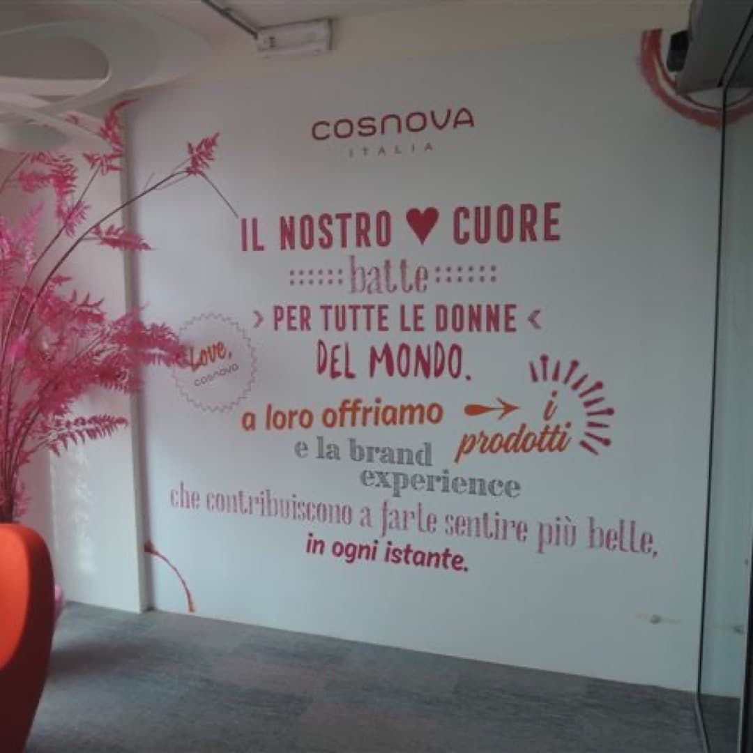 Decorazione a parete stampata per interni — realizzazione Gico Insegne